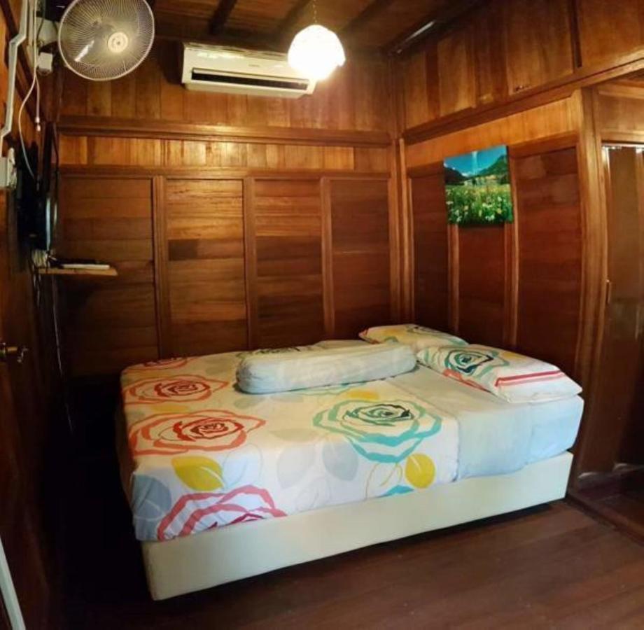 Villa Temila Pasir Puteh Exterior foto