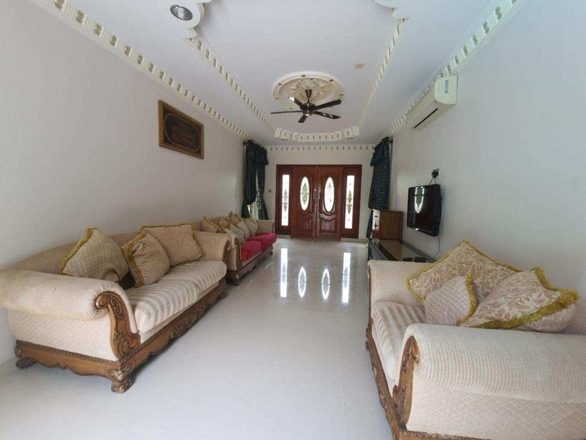 Villa Temila Pasir Puteh Exterior foto