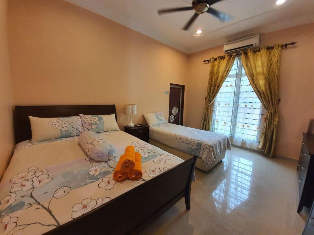 Villa Temila Pasir Puteh Exterior foto