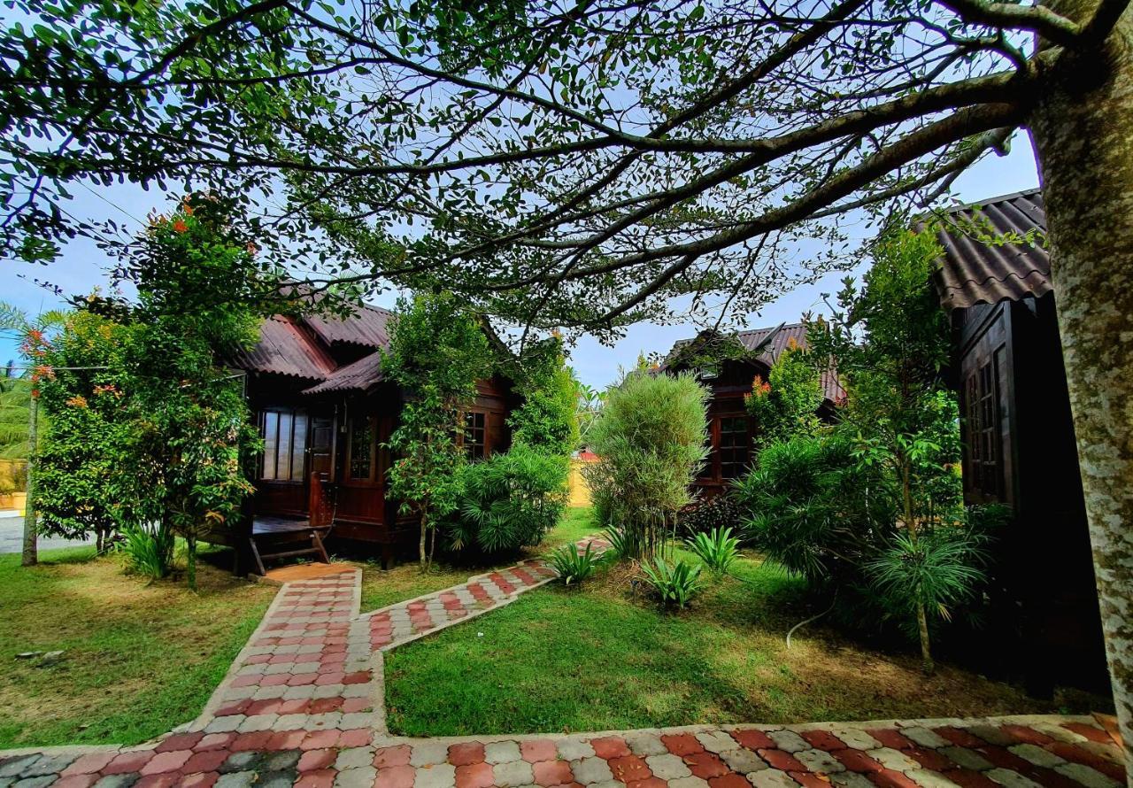 Villa Temila Pasir Puteh Exterior foto