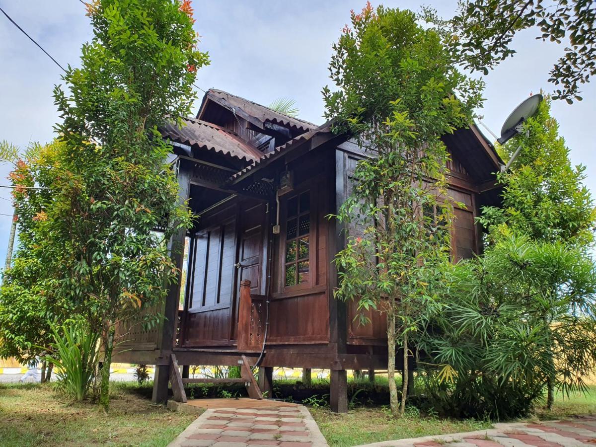 Villa Temila Pasir Puteh Exterior foto
